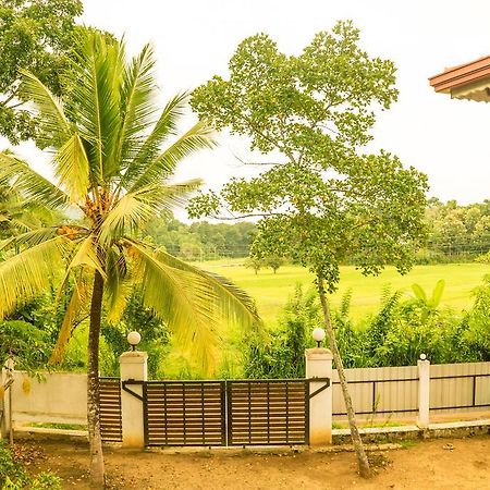 The Breeze Pinnawala ภายนอก รูปภาพ